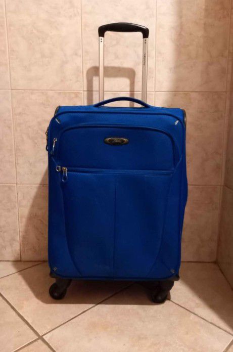 Skyway Zero Gravity 
CarryOn Luggage 
$30
