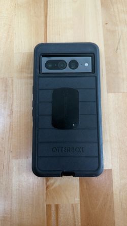 Like New Unlocked Google Pixel 7 Pro 256GB  Obsidian Black with OtterBox case.