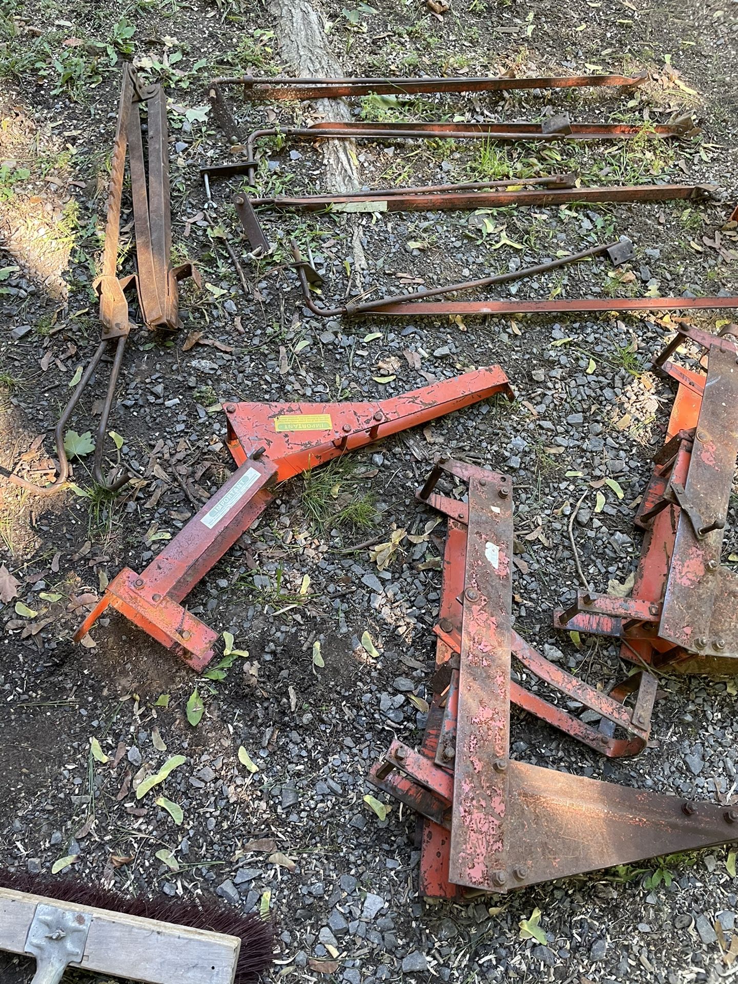 Pump Jacks, Braces, Brackets, Roofing Supplies