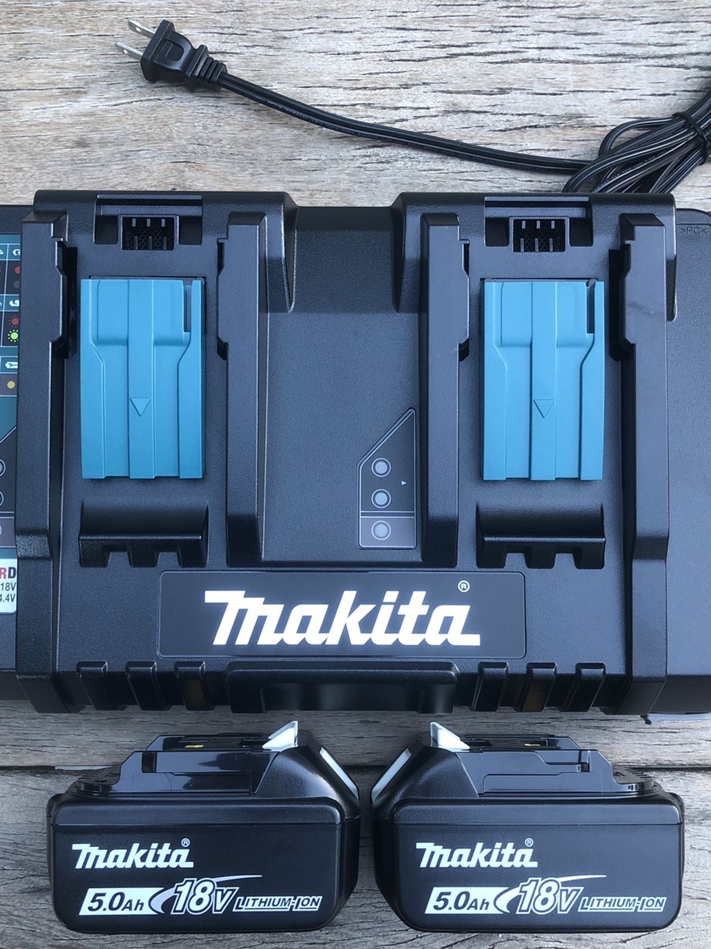 Makita Dual Charger And 2 5.0 Batteries Brand New