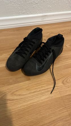 Nike Kids Soccer Cleats Size 4Y