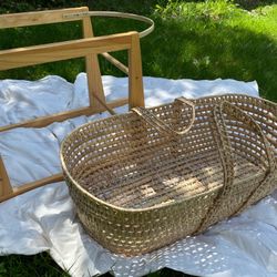Baby Wicker Moses Basket W/ Rocker Stand, Natural Look Baby Basket - Baby Carrier with Mattress and Sheet