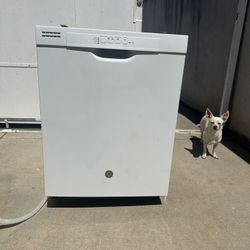 Dishwasher Newer GE! Works Perfectly! Ready To Install!