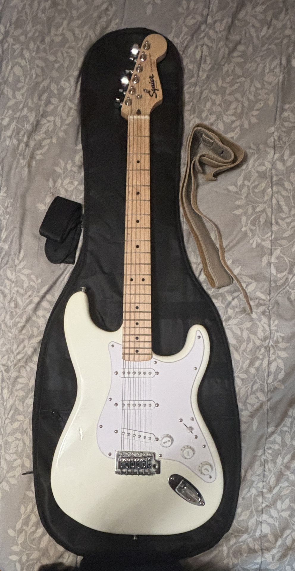 Electric Guitar & AMP With Accessories (USED)