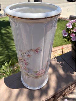 Tall vase or umbrella stand