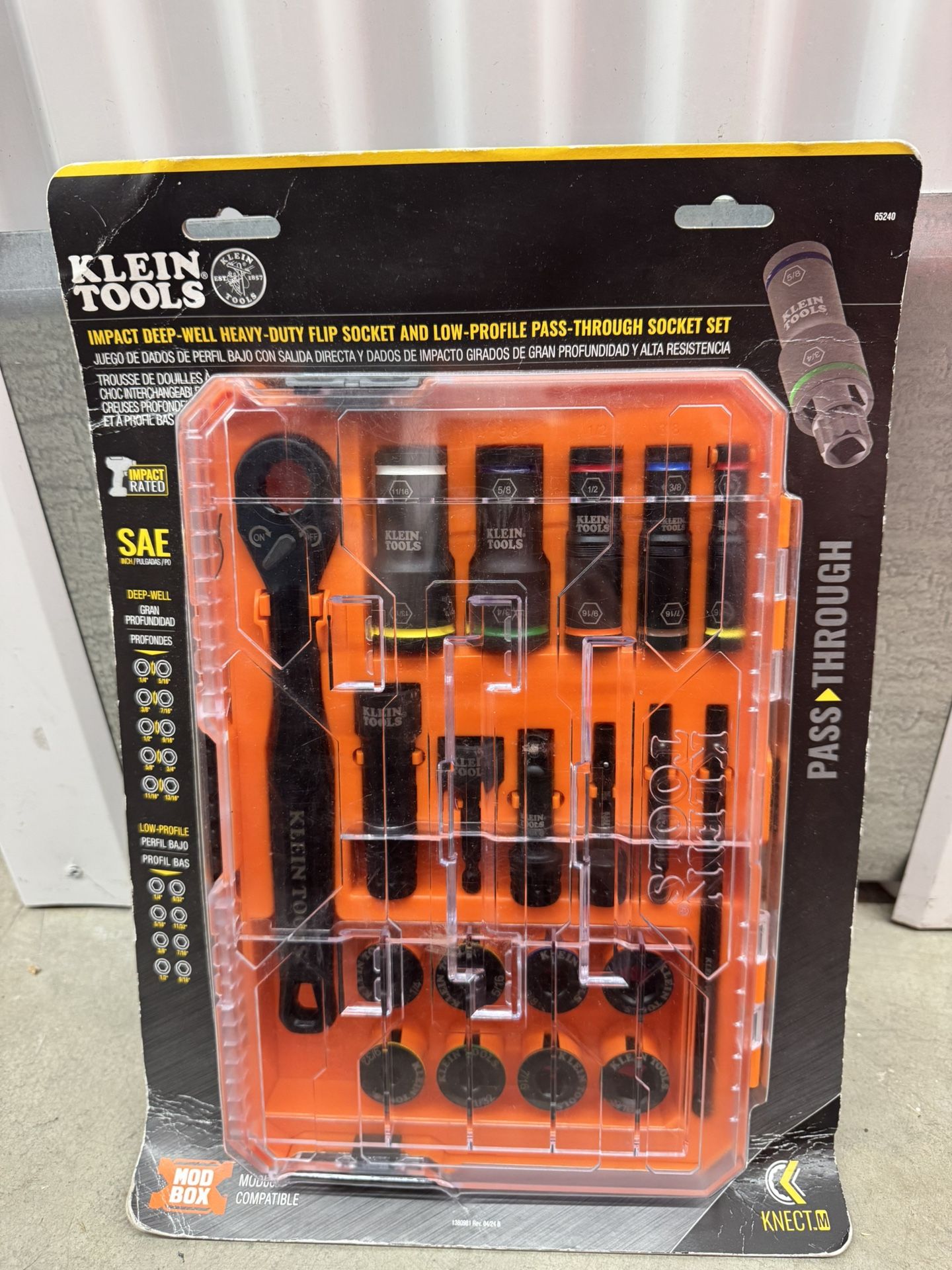 Klein Tools KNECT Impact Pass Through and Deep-Well Flip Socket Set, 20-Piece