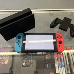 Nintendo Switch 