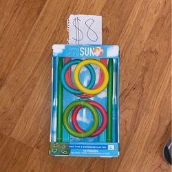 $8 New! Bring On The Sun Ring Toss $ Horseshoes Play Set 10 Pieces