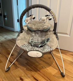 Baby Trend Infant Bouncer Seat- Excellent Condition