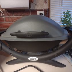 Weber Q1400 Electric Outdoor Grill
