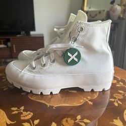 Converse Chuck Taylor All Star Lugged Hi White Size 7W