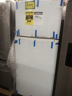 NEW scratch and dent whirlpool top and bottom fridge 1 year warranty