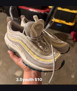 Kids vans size 3.5youth