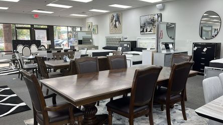 Brand New Royal Design Large Dining Table/Set w/Double Extensions