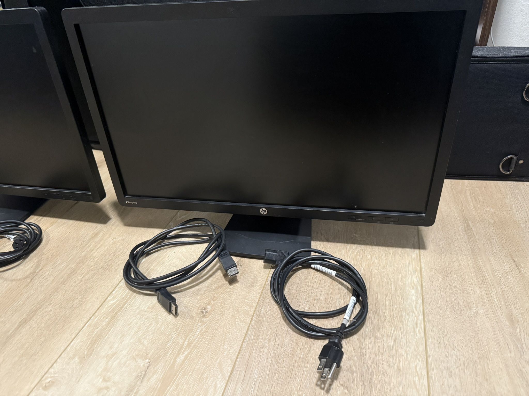 HP Z Display Z23i 23" IPS LED Monitor - Full HD 1080p - VGA/DVI/DisplayPort - Used - Includes Cables