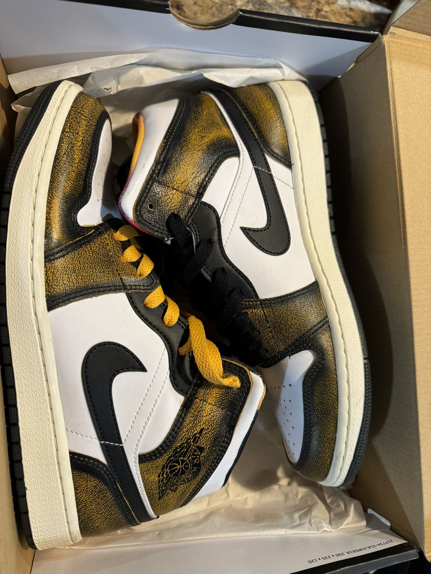 Jordan 1 Mid SE