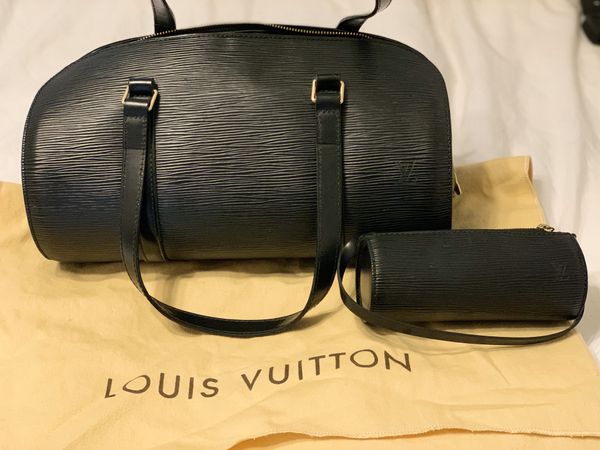 Louis Vuitton Authentic Purse - Low ballers will be ignored!! for Sale in Houston, TX - OfferUp