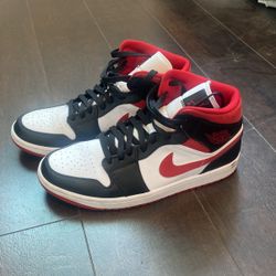 Jordan 1 Mid 10.5
