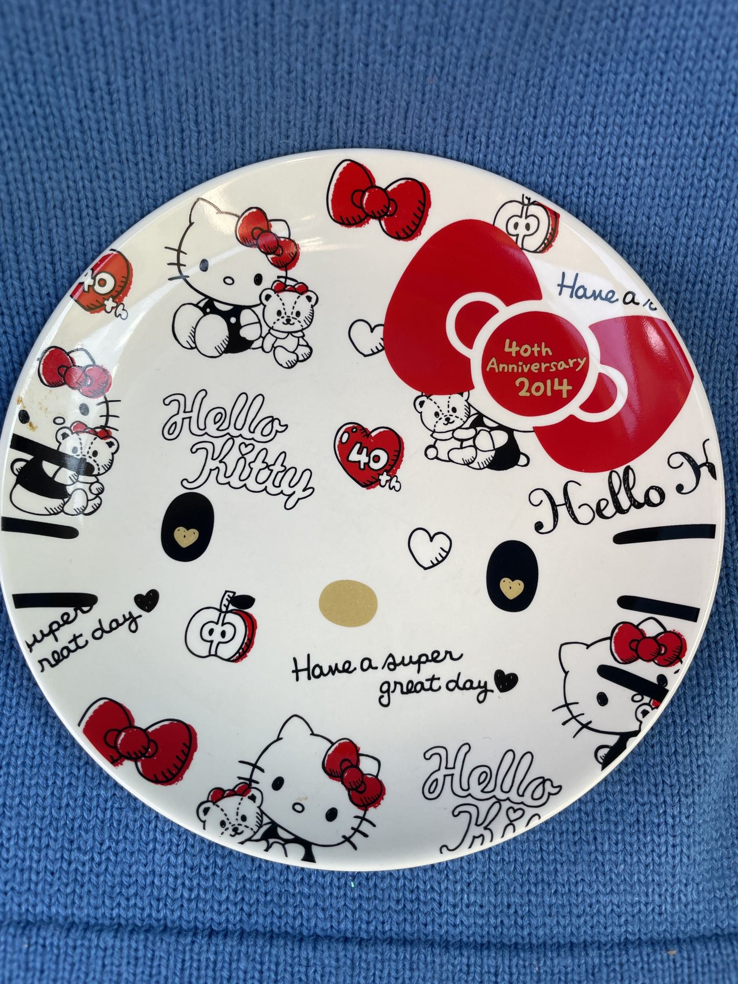 SANRIO Hello Kitty  40th Anniv. HUG DESIGN PLATE  DISH  TABLEWARE Made In Japan  