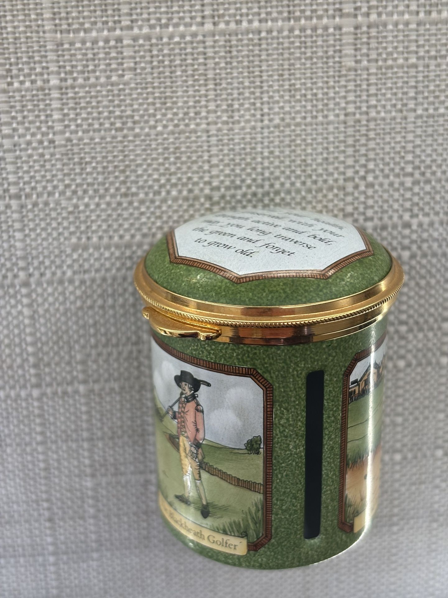 hand-painted Staffordshire Enamels trinket or pill box