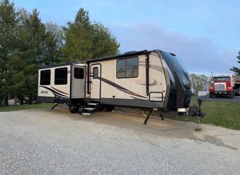 2017 Keystone sprinter travel trailer/camper