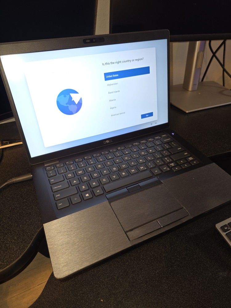 Dell Latitude 5000 Laptop - Core i7, 16GB RAM