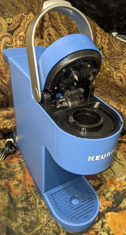 Keurig K-Slim Single Serve K-Cup Pod Coffee Maker, Featuring Simple Push Button Controls And MultiStream Technology, Twilight Blue

