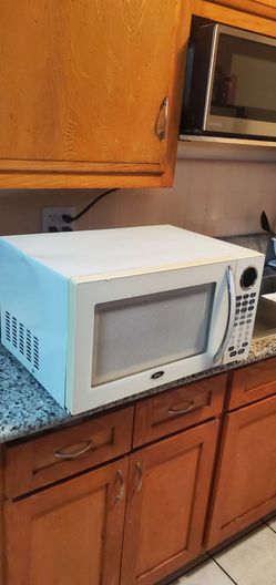 Oster Microwave