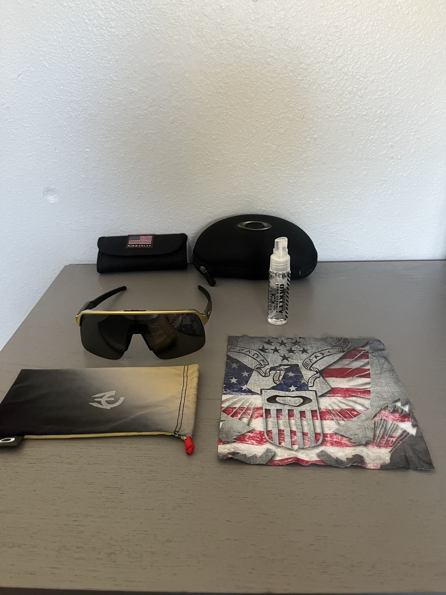 Oakley Sutro Sunglasses + Cleaning Kit