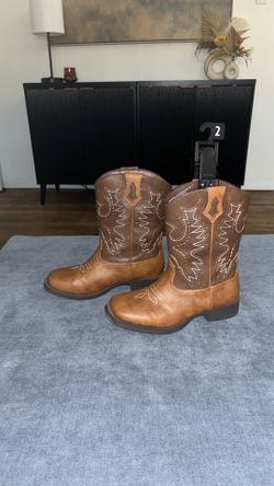 Kids 🤠🐴Cowboy boots size: 2