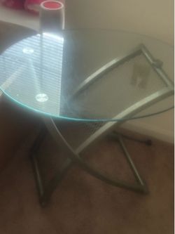 “Glass Top Accent Tables (Set of 2)