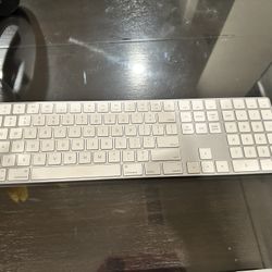 Apple Keyboard