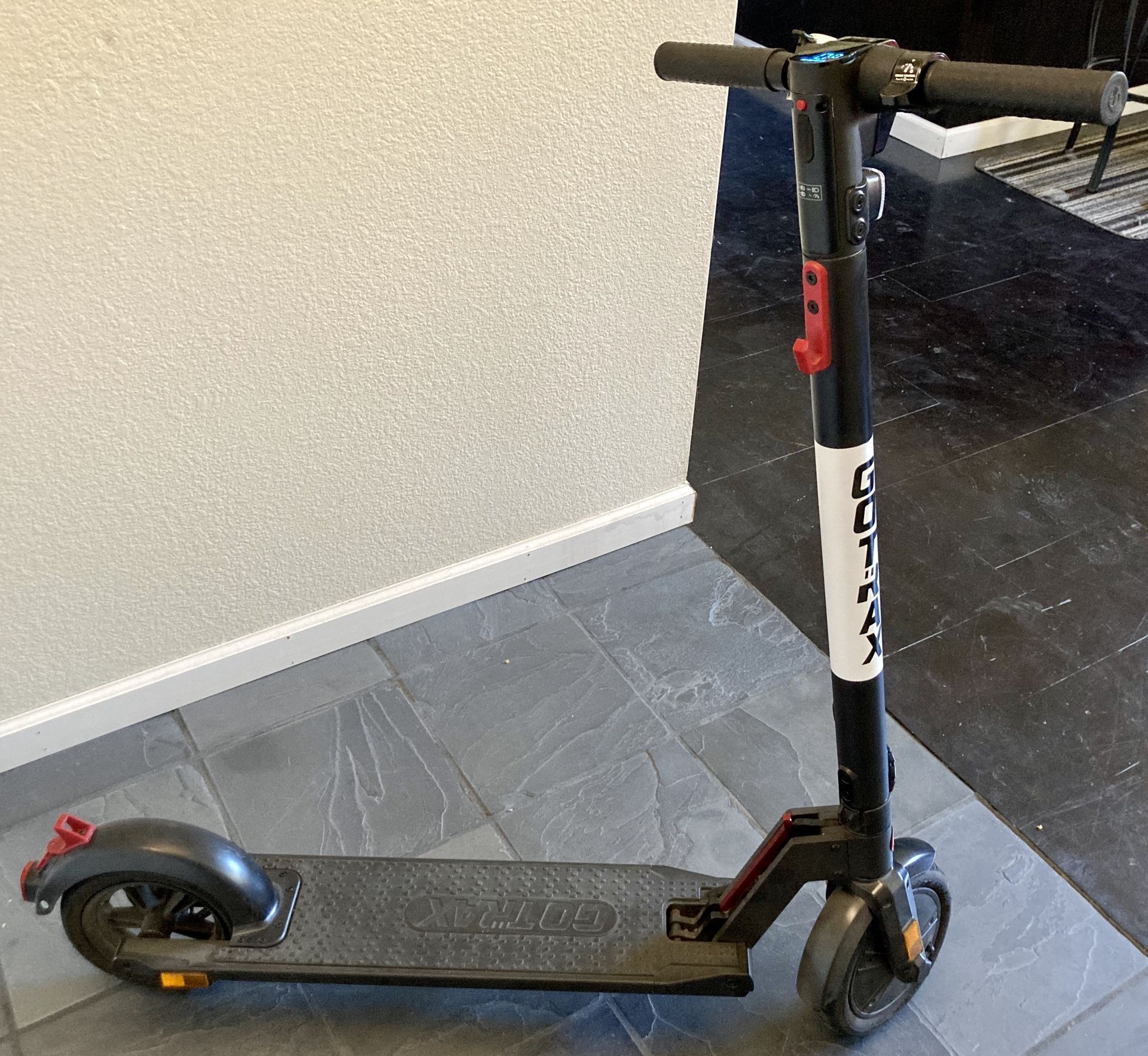 GoTrax XR Elite Commuter Electric Scooter