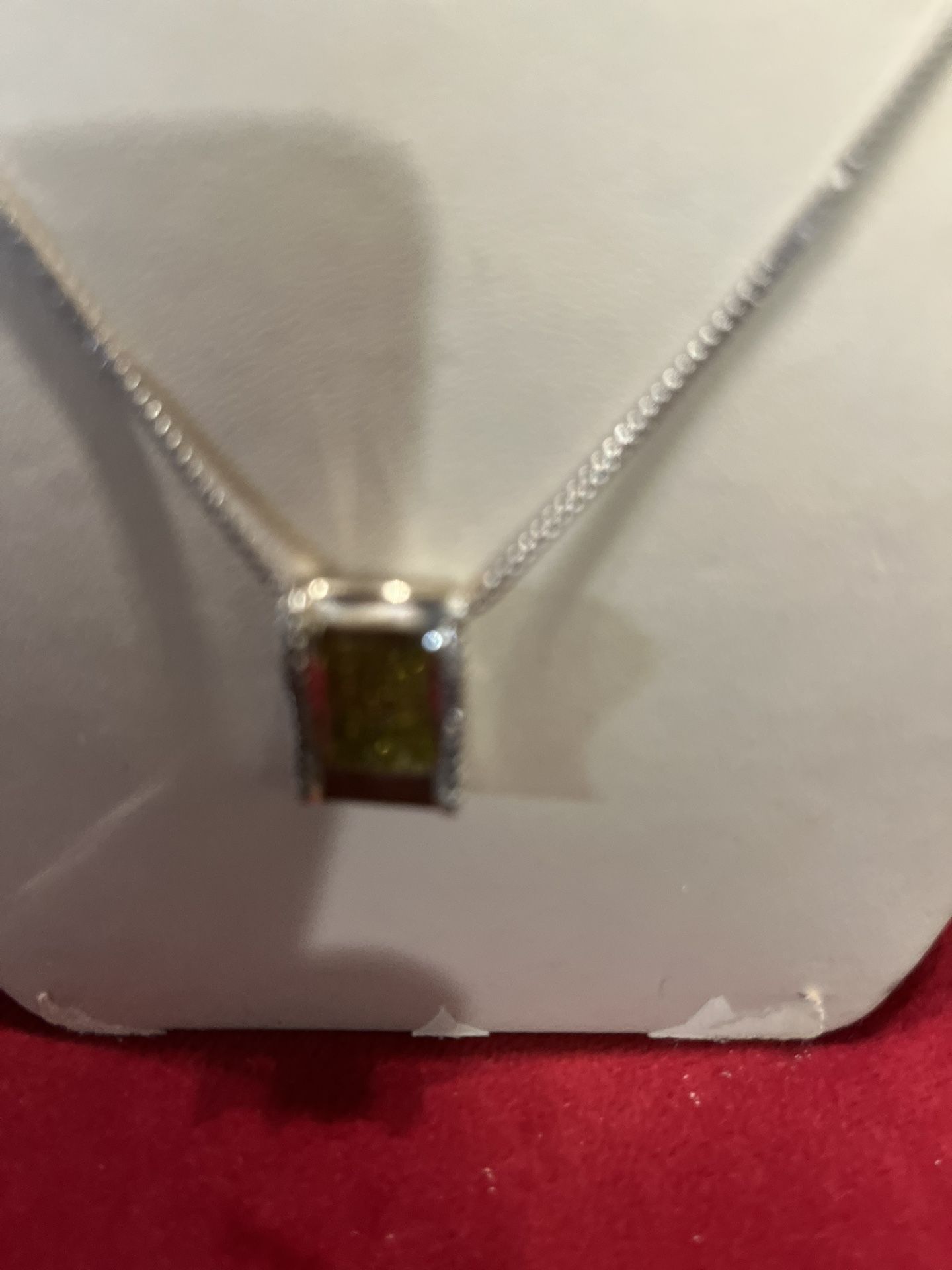 14 j white gold 12 gr Pendent 25 points in Yelow diamonts and points White Diamonts The Chain 18 L