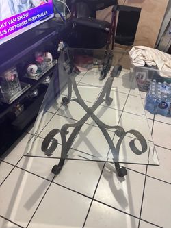 Middle table