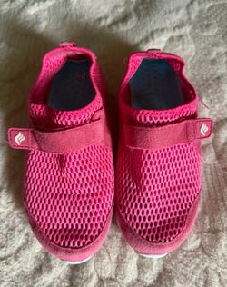 New girl size 2 aqua shoes in great condition