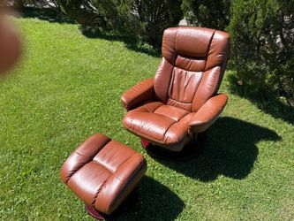 Beautiful Brown Leather Chair With Ottoman $100