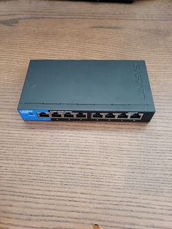 Linksys SE3008 8-Port Metallic Gigabit Switch