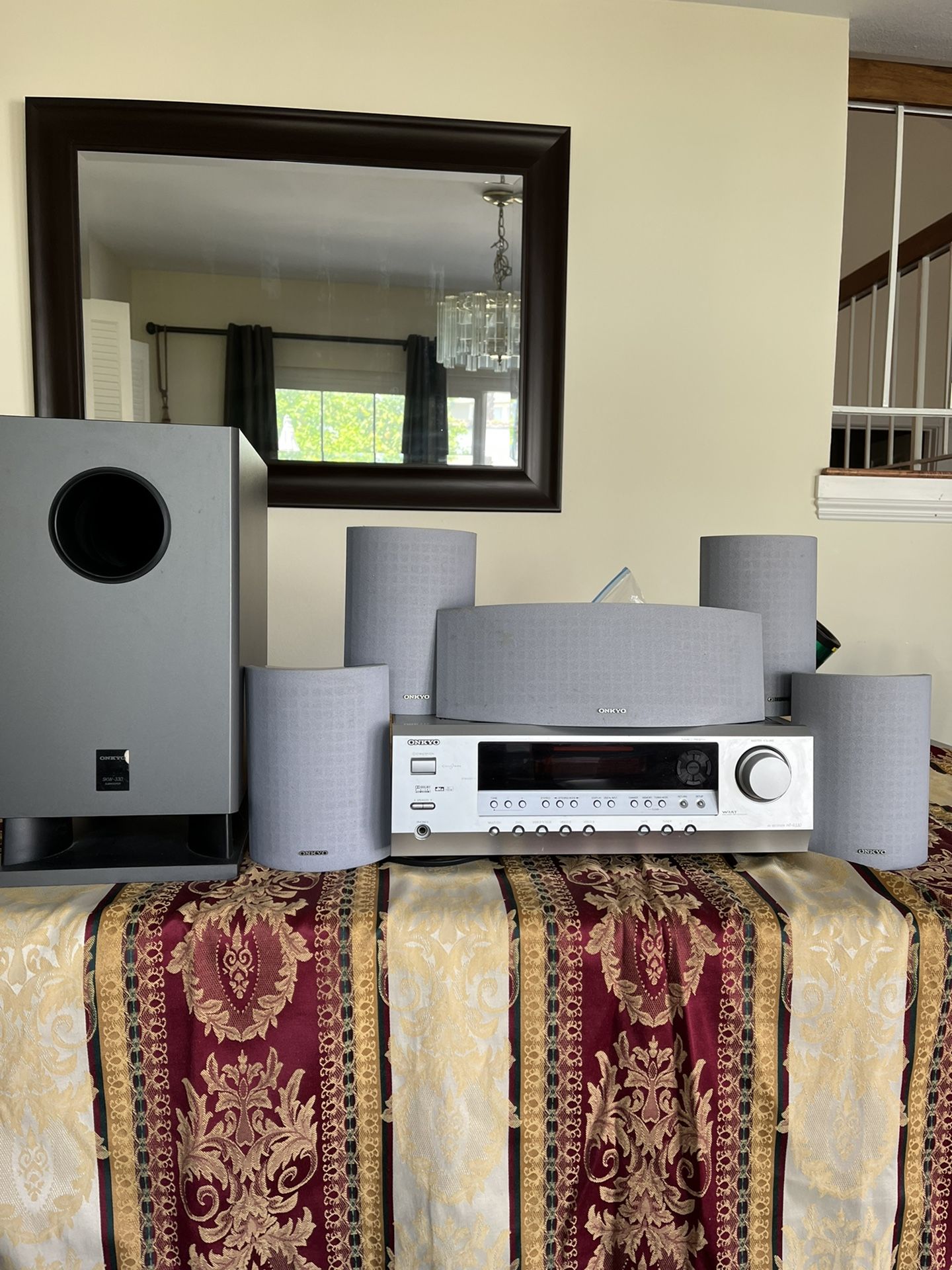 Surround Sound System With Subwoofer And5 Speakers