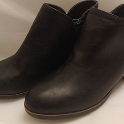 Womens Boot Low Cut Size 6m