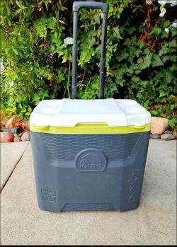 Ice Chest Cooler on Wheels 52 Qt.