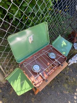LOW PRICE MOVING- VINTAGE GAS CAMPING STOVE