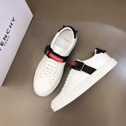 Givenchy Men’s Sneaker With Box New