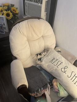 Rocking chair n ottoman 