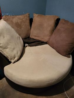 Round swivel Chair