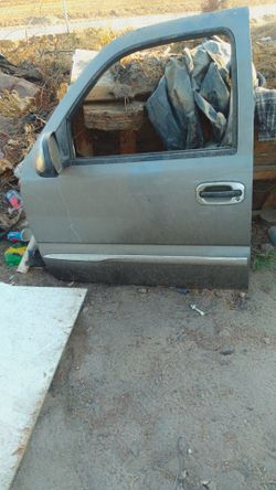 Driver's side door for 99-2006 ChevyGMC/SILVERADO/Tahoe/sierra/suburbon