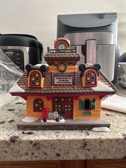 Department 56 Disney Village Mickey Mouse Train Station Lit Building, 5.67 Inch, Multicolor