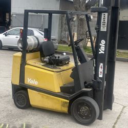 Forklift 