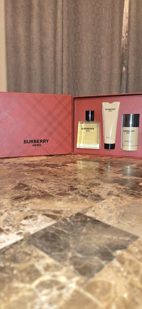 Burberry Hero Fragrance Gift Set