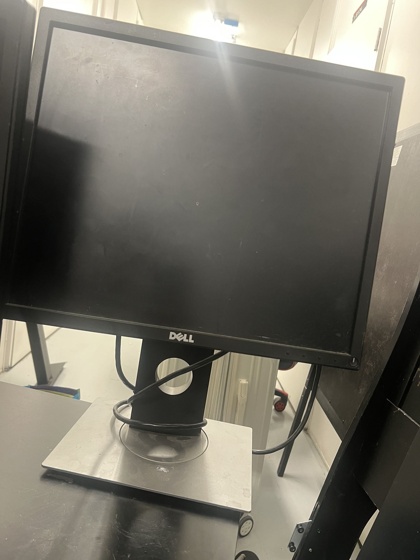 Dell 1908FP UltraSharp 19-Inch 1280 X 1024 LCD Monitor